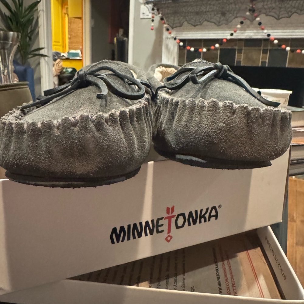 Minnetonka Women's Cally Slipper - Gray - Picture 6 of 12